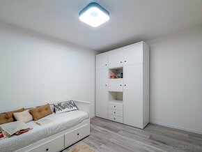 Novostavba nadštandardne moderne zariadeného 4i bungalovu - 16