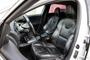 Volvo V40 D4 Momentum Geartronic - 16