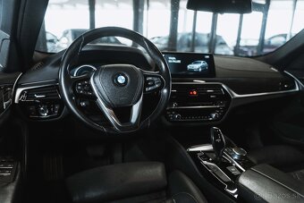 BMW 530d xDrive Luxury Line - 16