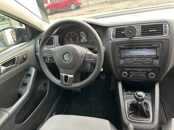 Volkswagen Jetta 2.0TDI Highline - 16