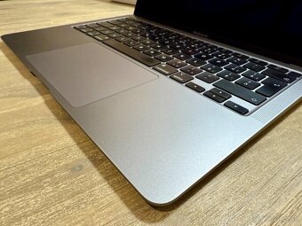 APPLE MACBOOK AIR 13 M1 16GB 256GB SSD kozmický sivý - 16