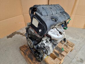 Peugeot 207 motor 1,4 benzin 65KW - 16