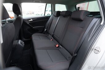 2018 VW Golf Variant 2.0 TDI 110 kW | výhrevy ACC ťažné - 16