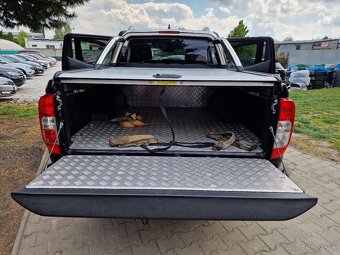 Nissan Navara DoubleCab dCi 190k A/T Tekna 4x4 (diesel) - 16