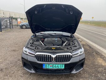 BMW 530e xDrive A/T M-Packet LASER benzín +elektro - 16