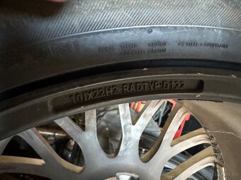 Kolesa 295/30 R22 - 16