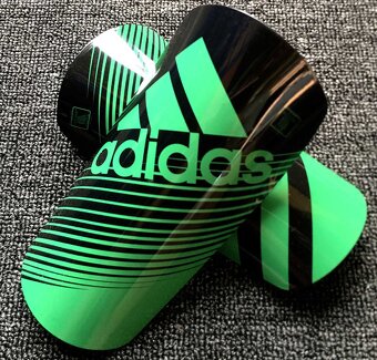 Adidas futbalové chrániče - 16