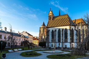 HLAVNÁ ul.-byt priamo v srdci mesta s klenbovými stropmi - 16