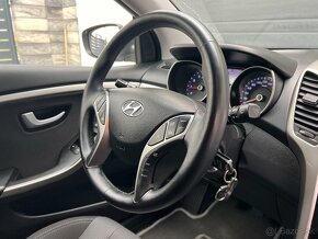 Hyundai i30 CW 1.6i MPI DOHC 88kw M6 benzín - 16