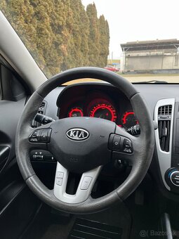 KIA Ceed Combi 1.6 CRDi = 85kW r.v 2012, Top Stav = - 16