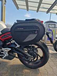 Triumph Street Triple 765 R r.v.: 2020 prvý majiteľ - 16