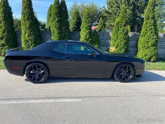 Dodge Challenger 5.7 HEMI Super Track Pack - 16