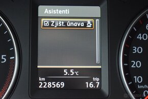 Volkswagen Touran 1,6 TDI,Highline,NAVI,serviska - 16