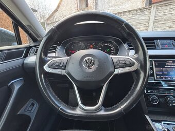 Volkswagen Passat Variant 2.0 TDI EVO Elegance DSG - 16