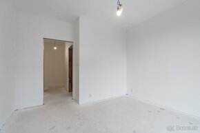 POSLEDNÝ 2 IZBOVÝ BYT S VEĽKOU 26m2 TERASOU | PANORÁMA | HOL - 16