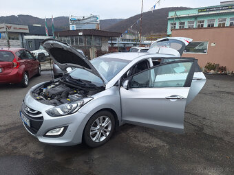 Hyundai i30 CW 1.6i CRDi HP 16V DOHC Style - 16