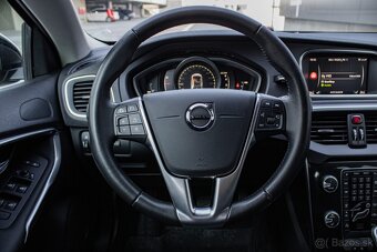 Volvo V40 T2 1.5L 122k Momentum Geartronic - 16