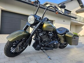 Harley Davidson Road king - 16