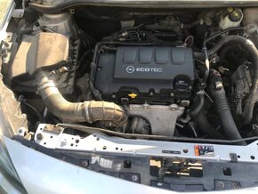 Opel Astra 1.4 Turbo 120k Cosmo,STARTUJE, PORUCHA MOTORA - 16