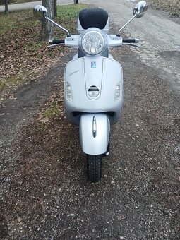 Piaggio Vespa GTS 250 - 16