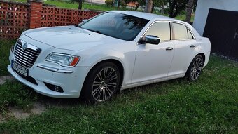 Chrysler 300C (Lancia Thema) 3.0 CRD 240 hp 2012 AT - 16