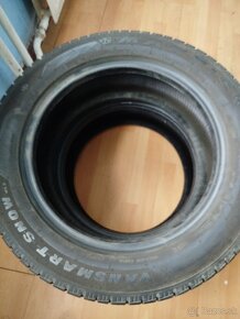 Dve zimné pneumatiky 215/60 R17 Maxis - 16