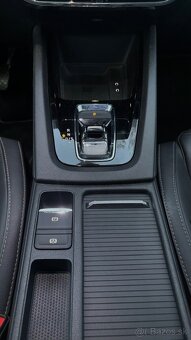 Škoda Octavia Combi 2.0 TDI SCR Style DSG PANORÁMA KAMERA - 16