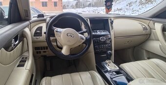 Infiniti FX 35 - 16