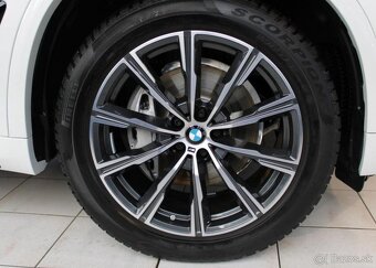 BMW X5 xDrive40i M Sport benzín automat - 16