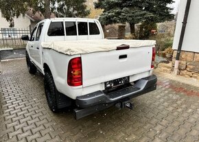 Toyota Hilux 2,5TD Doble-Cab Webasto 4x4 nafta manuál 106 kw - 16