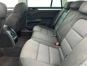 Superb Combi 2,0 TDI CR 4x4 170k Elegance M6 Webasto - 16