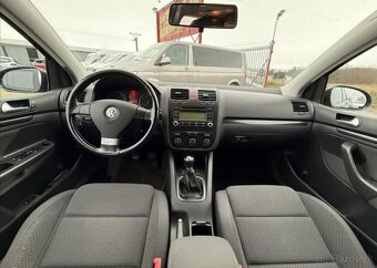 Volkswagen Golf 1,4 GT NOVÉ ZIMNÍ PNEU 125kW benzín manuál - 16