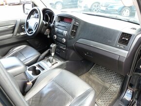 Mitsubishi Pajero Wagon 3,2 Di 147kW Automat 7 miestny / el. - 16