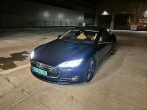 Tesla Model S RWD (85) s doživotným nabíjaním zadarmo - 16