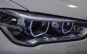 BMW X1 xDrive 20d xLine A/T


 - 16