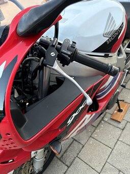 HONDA CBR 900 RR SC33 - 16