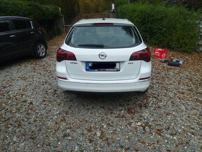 Opel astra J Sport Tourer - 16