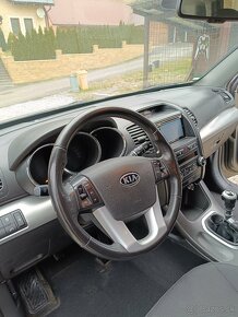 KIA SORENTO II. 2.2 CRDi 4x4, 145kw, 7 miestne - 16