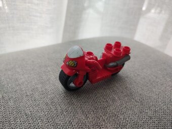 LEGO DUPLO figurky a dopravne prostriedky - 16