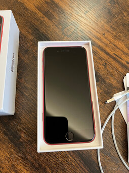 iPhone SE 2020 64GB - červený - 16