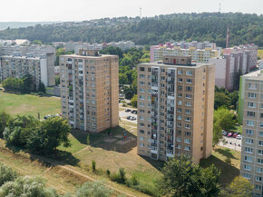 Priestranný 3.5 izbový byt s balkónom | 77 m² | Severná - 16