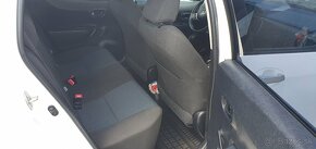 Toyota yaris 1.3 biela - 16