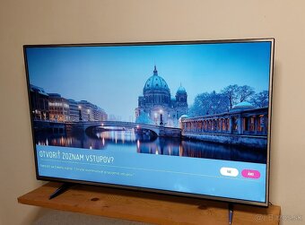 LG 55" 4K UHD Smart TV (LG 55UH615V) - 16