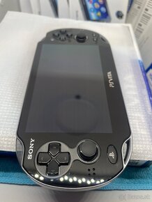 PS VITA PCH-1004 - 16