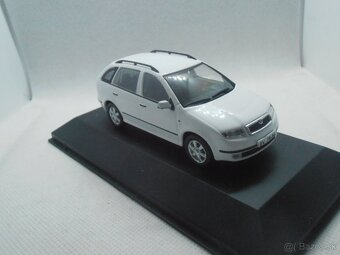 Škoda Fabia  "Kaleidoskop"  1/43 - 16