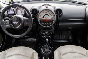 Mini Cooper Countryman - 16