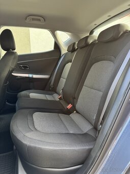 KIA CEED 1,4 CRDI,SILVER,DIESEL,KÚPENA - SK,77 456 KM,6/2018 - 16