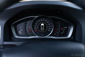 Volvo V60 D2 2.0L 120k Momentum Geartronic - 16