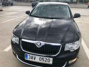 ORIGINAL ZNAK SKODA - ROVNY - pre SKODA SUPERB - 16