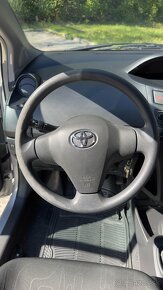 Toyota Yaris 1.3 VVT - 16